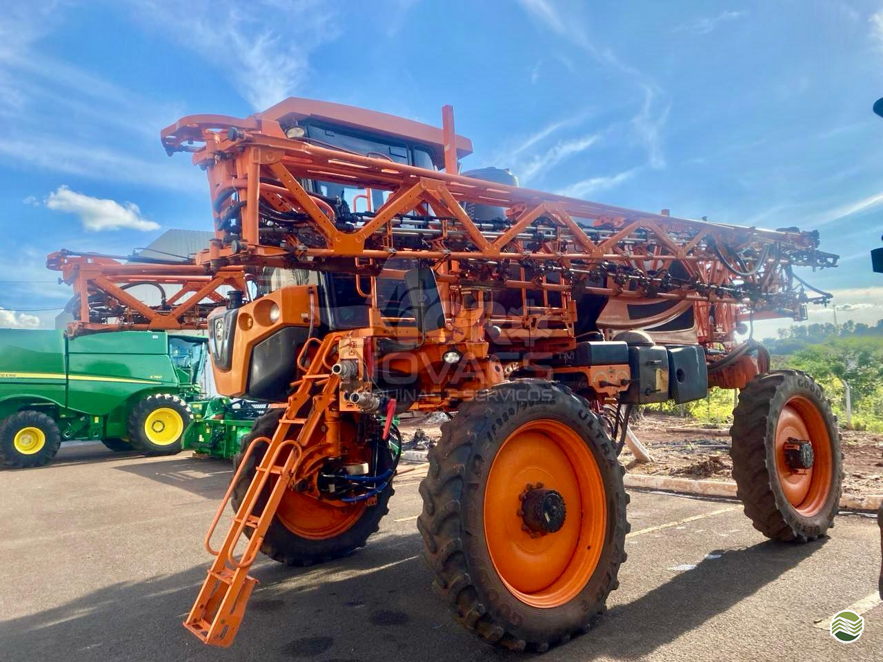 PULVERIZADOR JACTO UNIPORT 3030 Tração 4x4 Agro Novaes Máquinas Agrícolas FERNANDOPOLIS SÃO PAULO SP